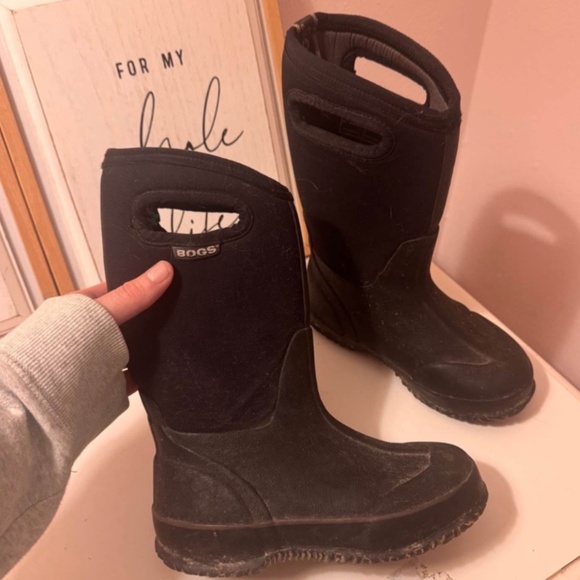Bogs Boots  Durable black waterproof boots. Perfect for rainy days. insulated mu - Picture 1 of 6